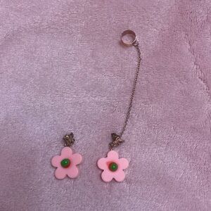 Hot Topic cute pink flowers ear cuff set 🌸